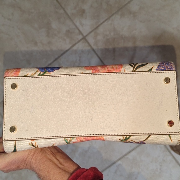 Kate Spade Floral Purse with a removable crossbody strap - Picture 10 of 13